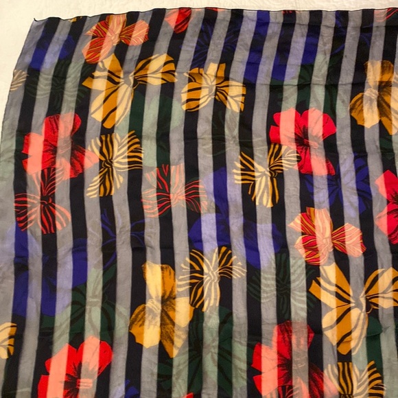 Marc Rozier Paris Bows square silk scarf - Picture 8 of 17